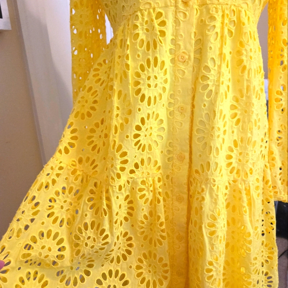 Lilly Pulitzer Kenna Shirtdress Oversize Pinwheel Eyelet Resort Yellow Size 6 - Picture 4 of 11